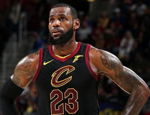 詹姆斯爆料新鞋视频播放,科技与时尚的完美融合  第2张